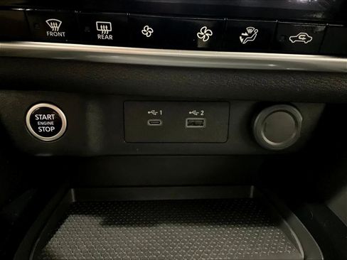 Used 2023 Nissan Rogue SV image 26