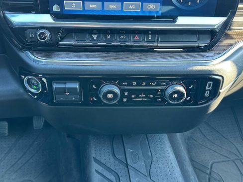 Used 2024 Chevrolet Silverado 3500 LT w/ Convenience Package image 27