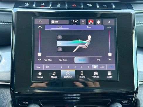 Used 2023 Jeep Grand Cherokee L Laredo image 32