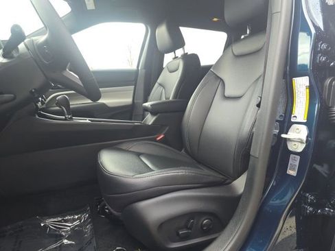 New 2026 Jeep Compass Limited image 9