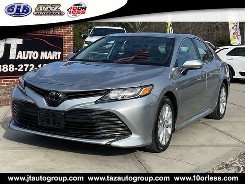 Used 2019 Toyota Camry LE FWD image 3