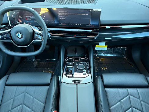 New 2026 BMW 530i RWD image 3