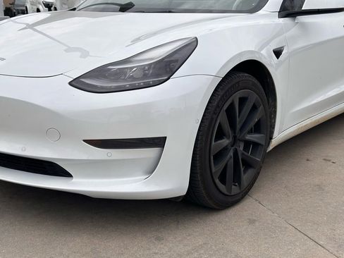 Used 2021 Tesla Model 3 Standard Range Plus image 7