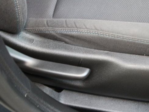 Used 2018 Chevrolet Cruze LT image 10