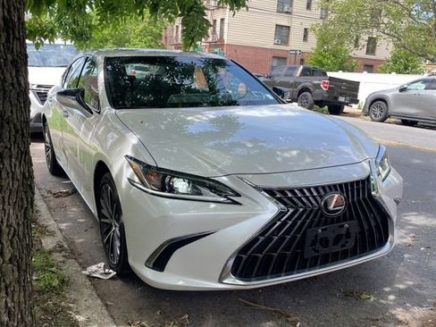 Used 2024 Lexus ES 350 w/ Premium Package FWD image 4