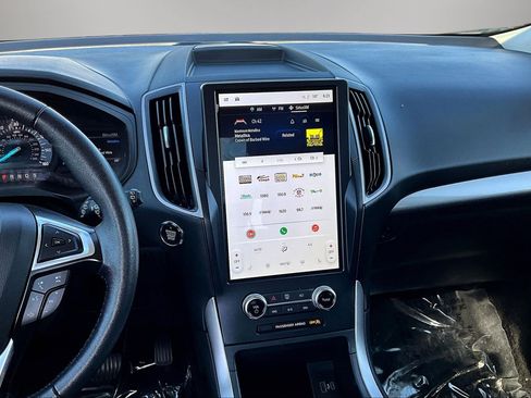 Used 2024 Ford Edge SEL image 9