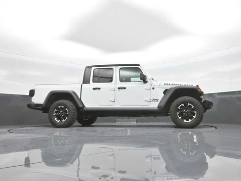 Used 2026 Jeep Gladiator Rubicon AWD/4WD image 41