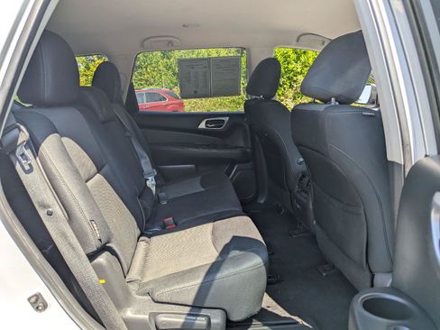 Used 2019 Nissan Pathfinder SV FWD image 32