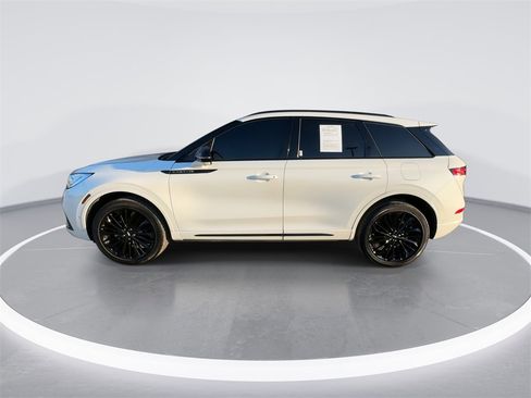 Used 2023 Lincoln Corsair Reserve w/ Equipment Group 202A image 5