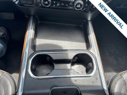 Used 2024 Chevrolet Silverado 2500 High Country w/ Technology Package AWD/4WD image 31