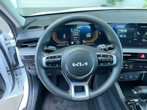 Used 2025 Kia K5 LXS image 29
