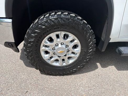 Used 2024 Chevrolet Silverado 3500 LT AWD/4WD image 26