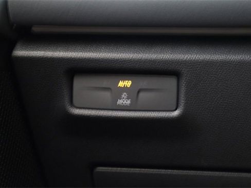 New 2025 Volkswagen Tiguan SE image 20