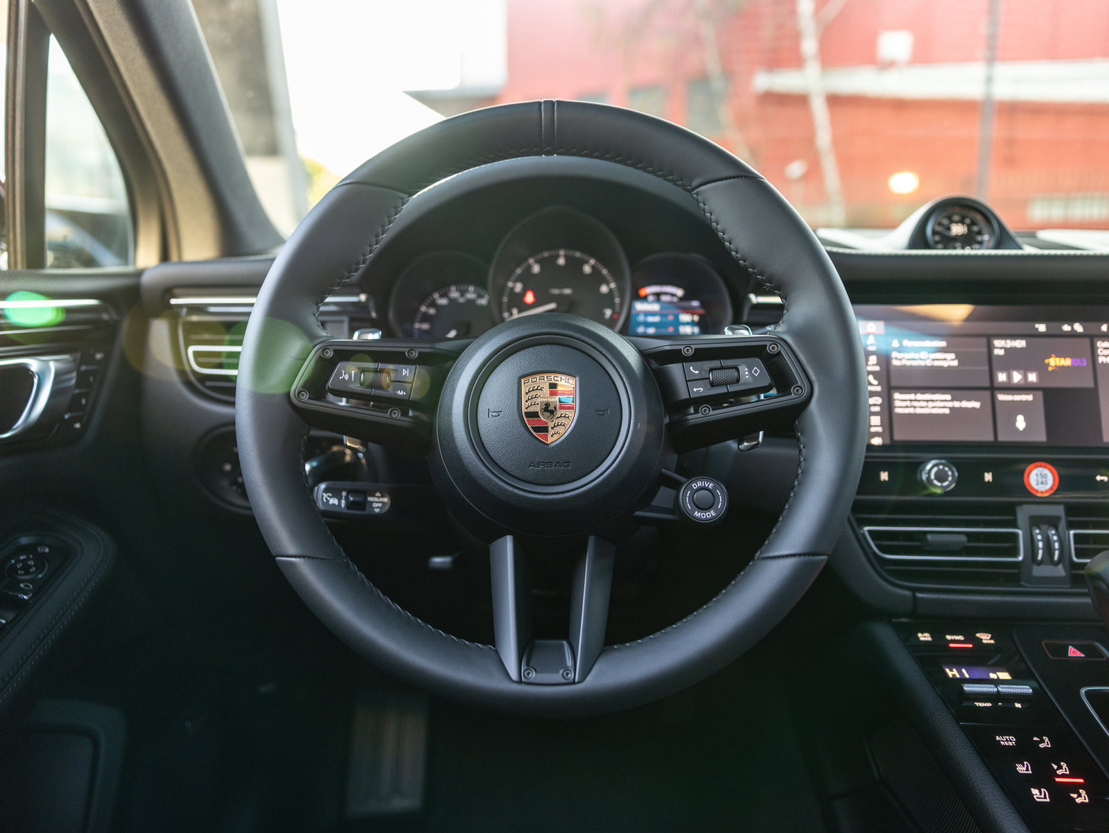 Used 2026 Porsche Macan AWD/4WD image 6