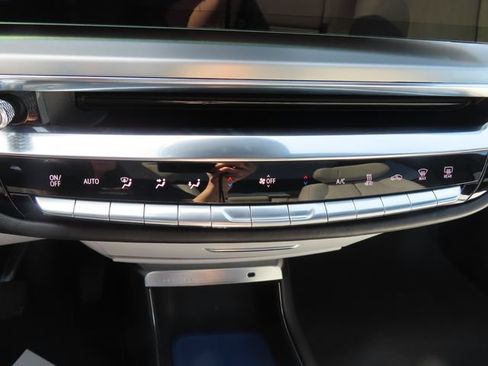 Used 2024 Cadillac Lyriq Luxury AWD/4WD image 31