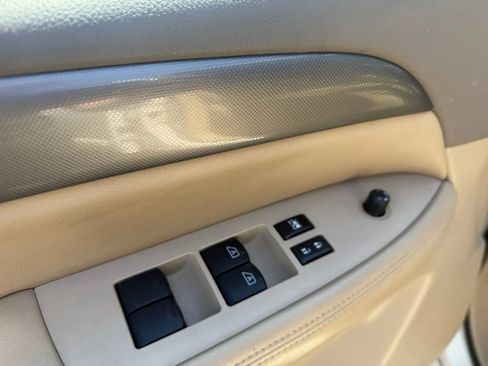 Used 2010 Nissan Armada SE RWD image 11
