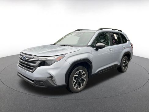 Used 2025 Subaru Forester Premium image 3