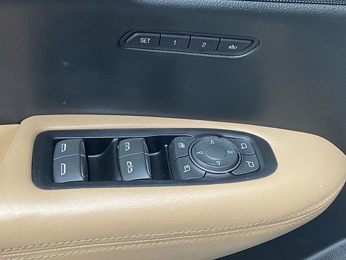 Used 2018 Cadillac XT5 Platinum w/ Driver Assist Package image 6