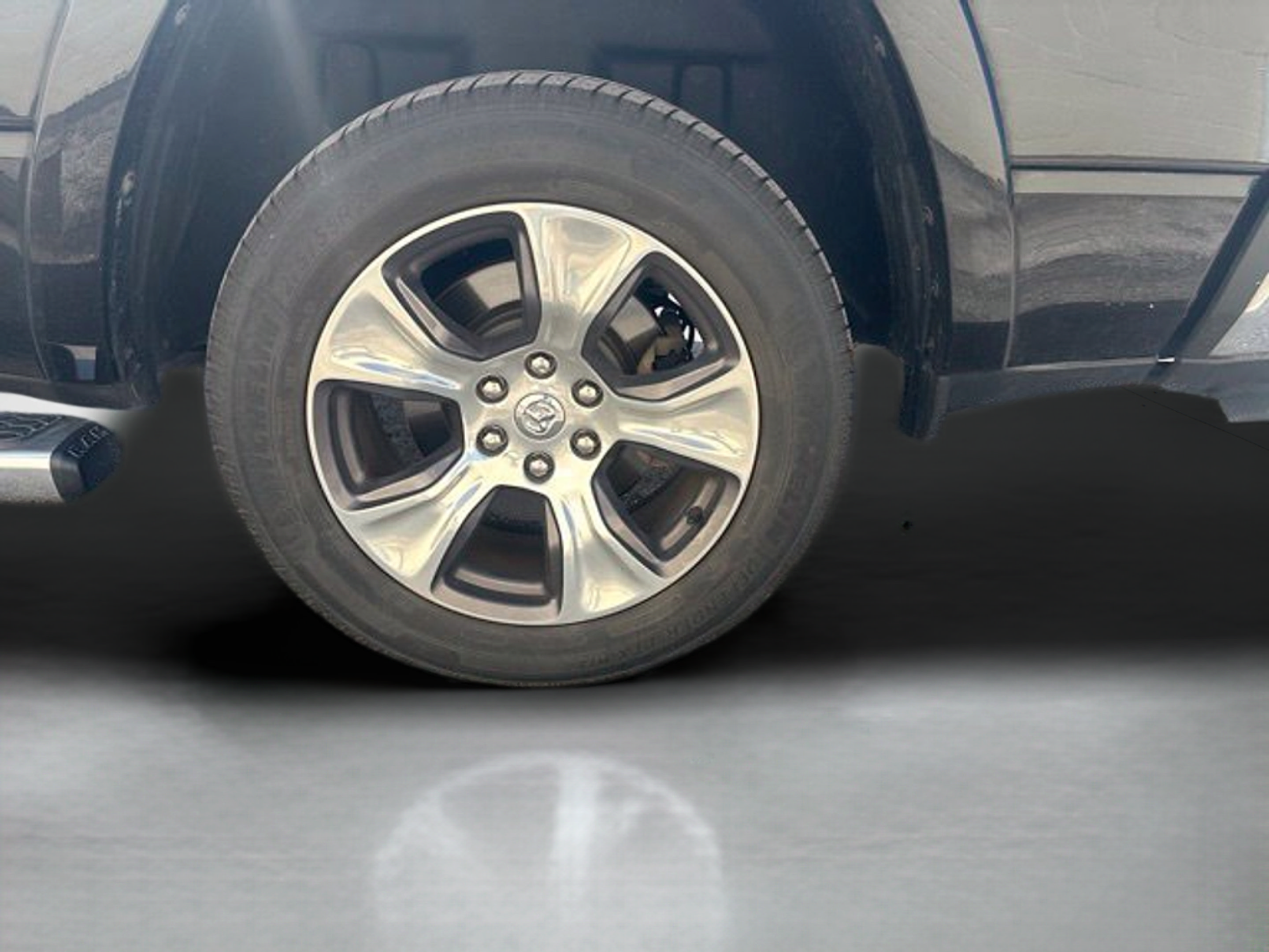 Used 2019 RAM 1500 Laramie AWD/4WD image 23