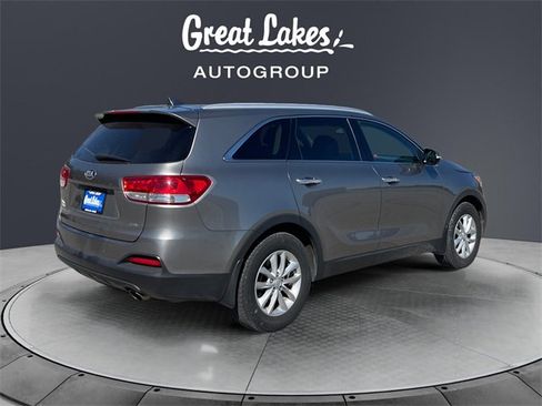 Used 2018 Kia Sorento LX image 5