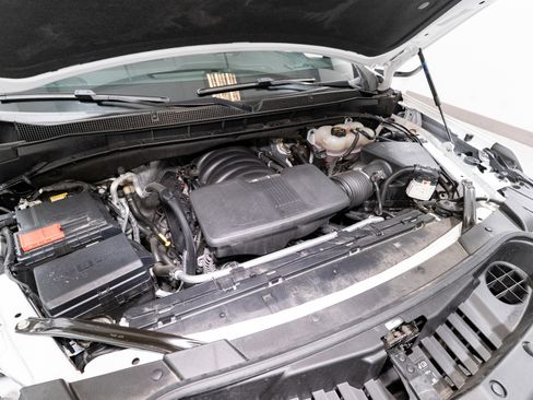 Used 2024 Chevrolet Suburban LT image 33