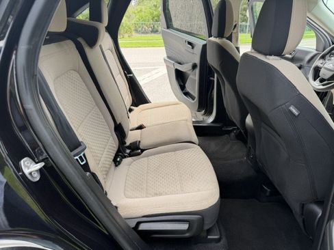 Used 2022 Ford Escape SE FWD image 15