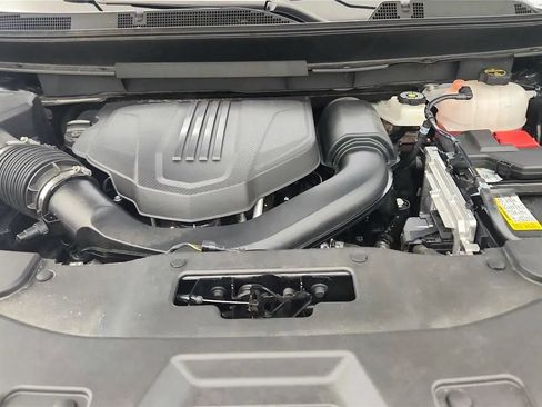 Used 2024 Chevrolet Traverse RS FWD image 20