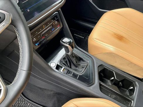 Used 2022 Volkswagen Tiguan SE image 19