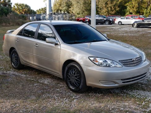 Used 2004 Toyota Camry LE image 15