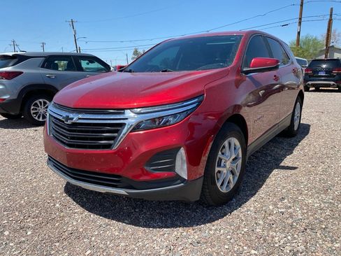 Used 2022 Chevrolet Equinox LT FWD image 2