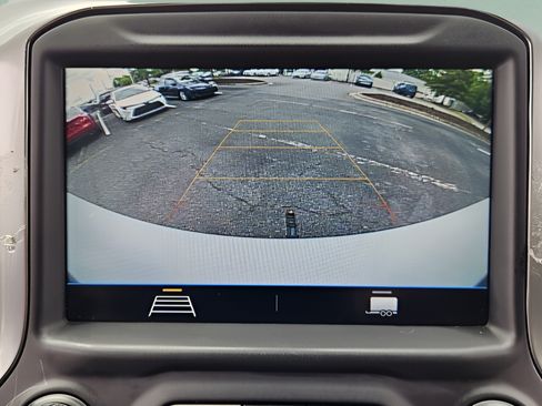 Used 2021 Chevrolet Silverado 1500 LT AWD/4WD image 18