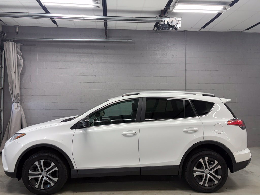 Used 2016 Toyota RAV4 LE AWD/4WD image 26
