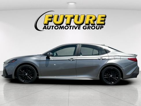 Used 2025 Toyota Camry SE FWD image 7
