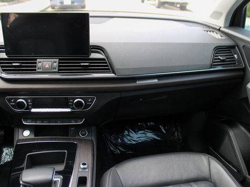Used 2021 Audi Q5 Premium Plus w/ Premium Plus Package image 11