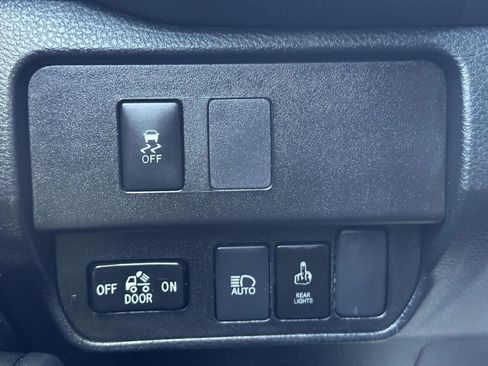 Used 2021 Toyota Tacoma SR AWD/4WD image 30