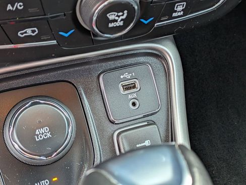 Used 2021 Jeep Compass Latitude w/ Convenience Group image 24