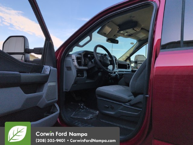 New 2026 Ford F250 XLT w/ XLT Premium Package AWD/4WD image 9