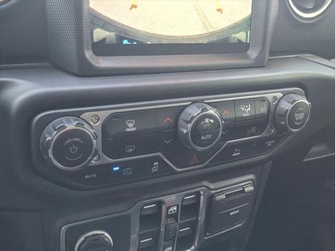 Certified 2023 Jeep Wrangler Unlimited Sahara AWD/4WD image 29