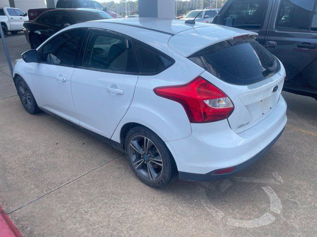 Used 2014 Ford Focus SE w/ SE Sport Package FWD image 3