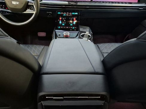 Used 2025 Cadillac Escalade IQ Sport 1 w/ Smart Trailering package image 27