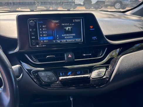 Used 2018 Toyota C-HR XLE FWD image 13