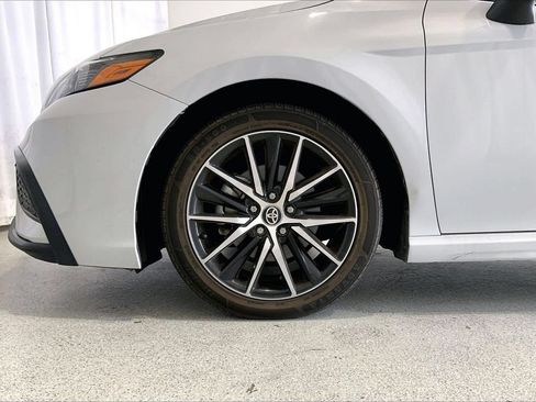 Used 2024 Toyota Camry SE FWD image 6