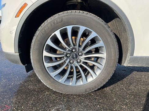 Used 2023 Lincoln Aviator Reserve image 31