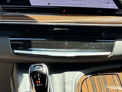 Used 2023 Cadillac Escalade ESV Luxury RWD image 34