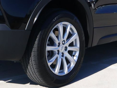 Used 2023 Cadillac XT4 Luxury w/ Cold Weather Package image 12