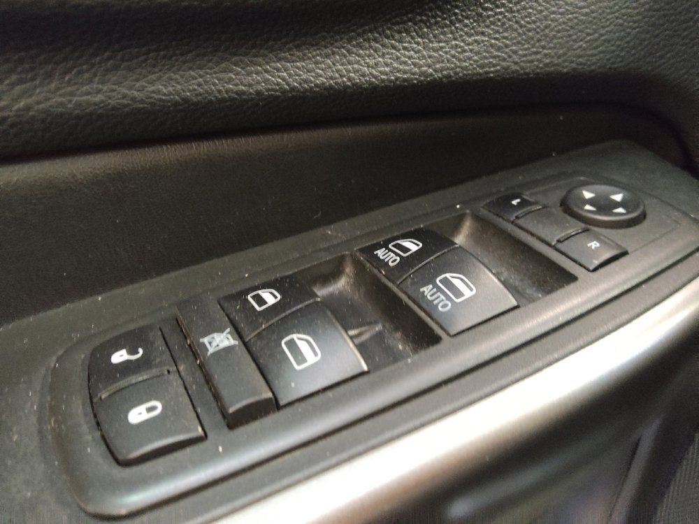 Used 2019 Jeep Cherokee Limited AWD/4WD image 27