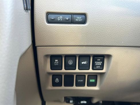 Used 2017 Nissan Rogue SL w/ SL Premium Package image 13