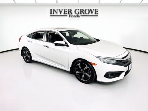 Used 2017 Honda Civic Touring image 3