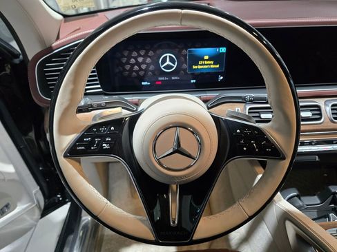 Used 2025 Mercedes-Benz Maybach GLS 600 4MATIC image 22