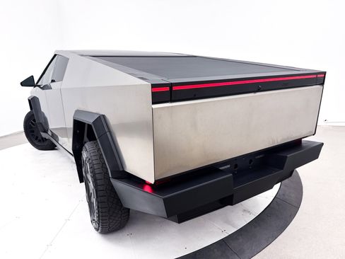 Used 2024 Tesla Cybertruck AWD Crew Cab image 8